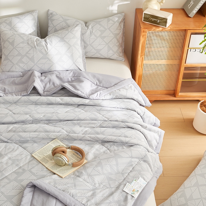 91家纺网 家纺一手货源 找家纺 海洋家纺 2026新款100%新疆棉花格子夏被亲肤仿棉夏凉被纯手包边空调被薄被子 律动-灰