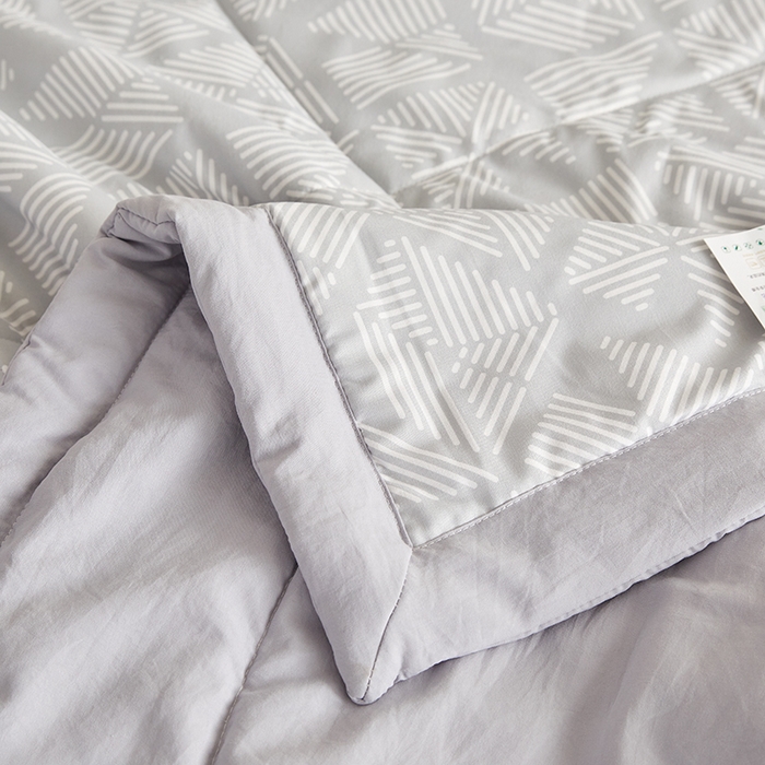 91家纺网 家纺一手货源 找家纺 海洋家纺 2026新款100%新疆棉花格子夏被亲肤仿棉夏凉被纯手包边空调被薄被子 律动-灰