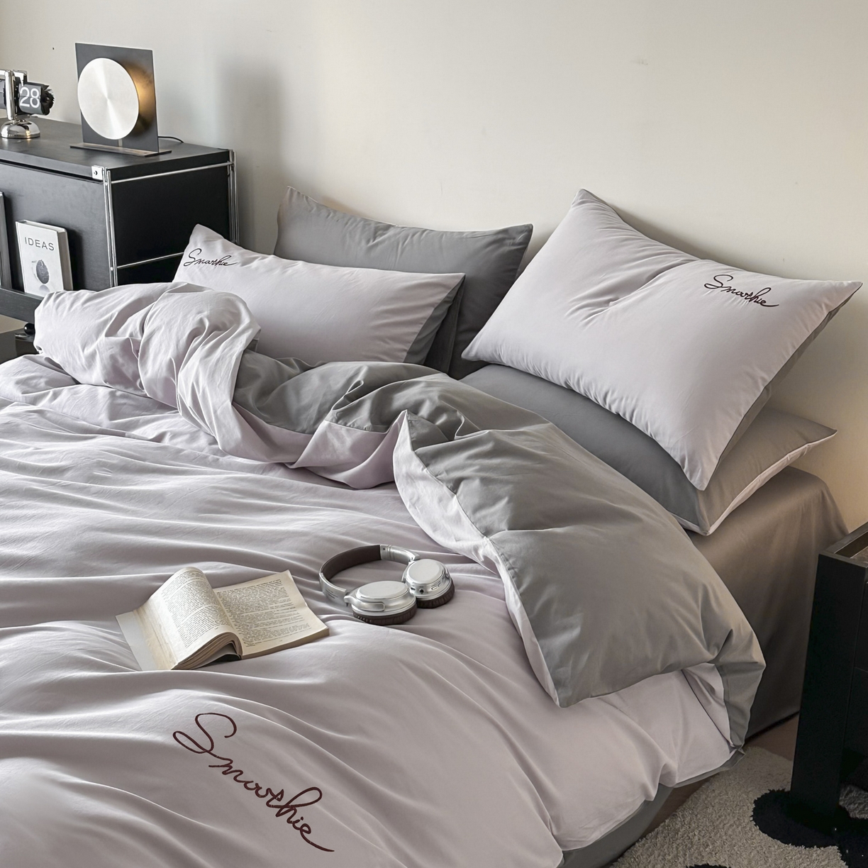 91家纺网 家纺一手货源 找家纺 ab家纺 2026新款刺绣双拼40支全棉水洗四件套 紫灰