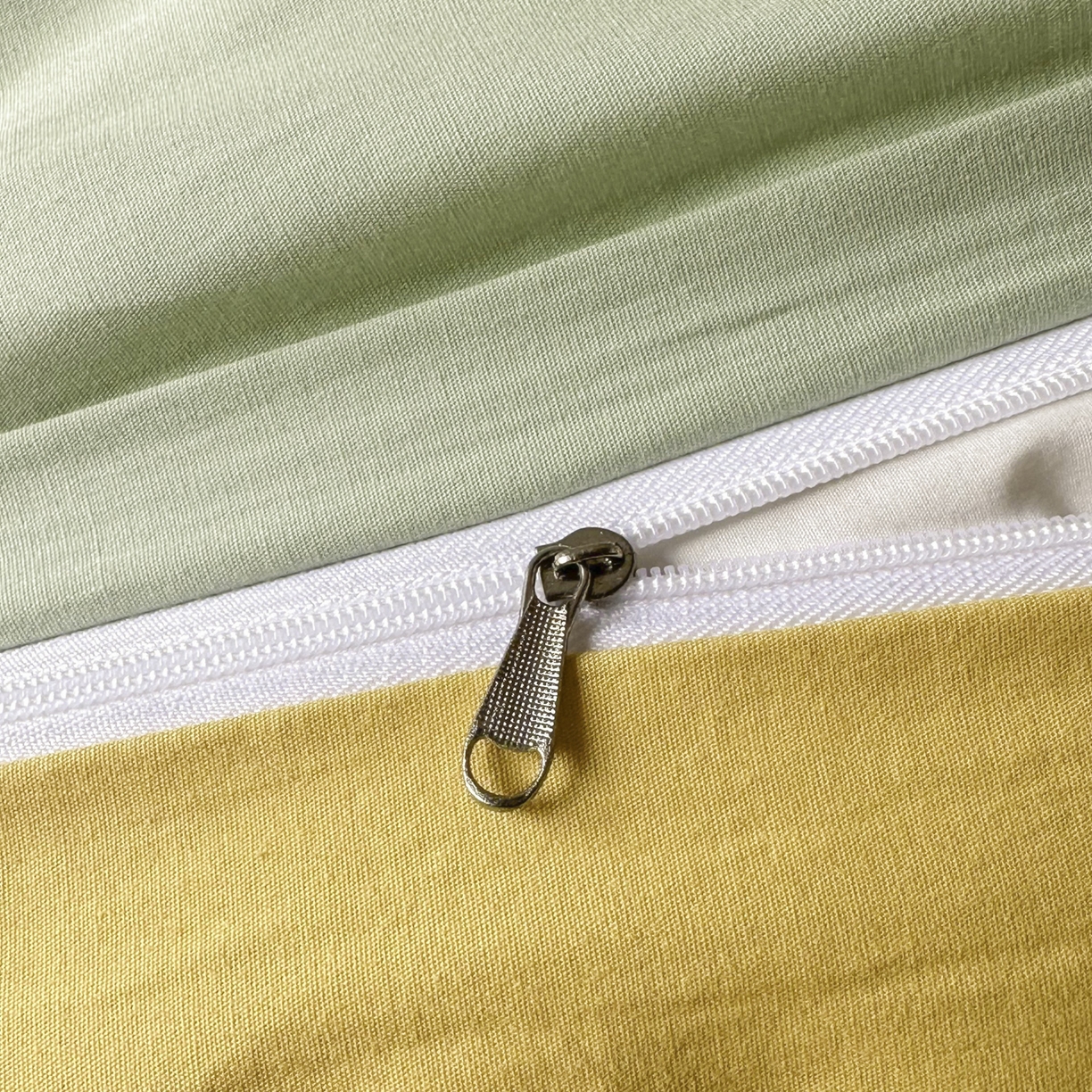 91家纺网 家纺一手货源 找家纺 ab家纺 2026新款刺绣双拼40支全棉水洗四件套 橄榄绿柠檬