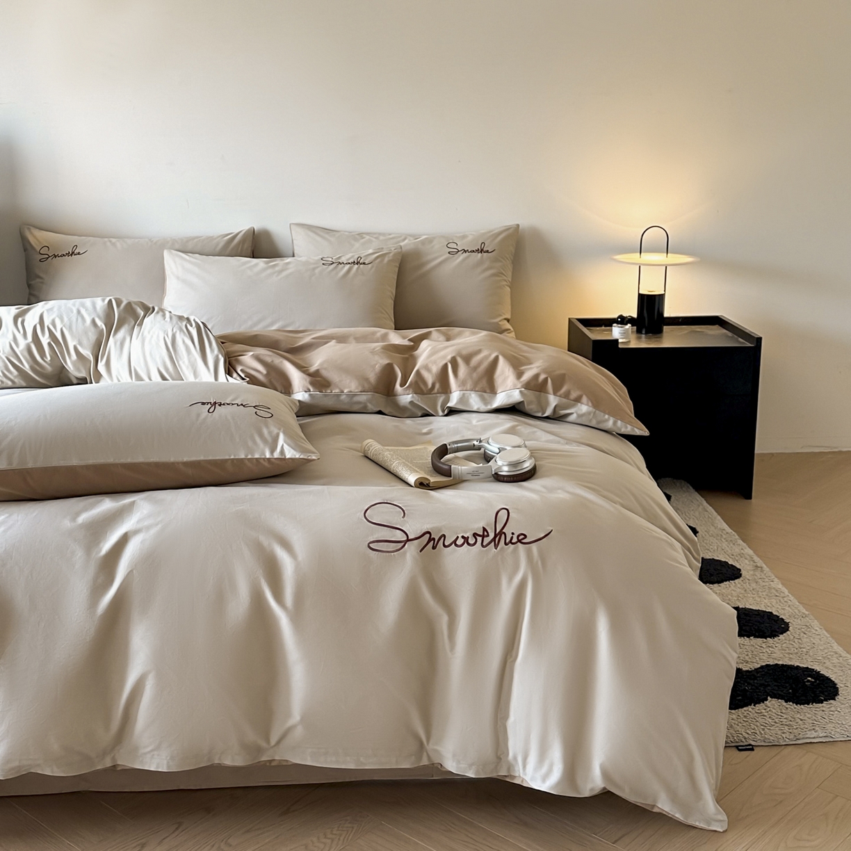 91家纺网 家纺一手货源 找家纺 ab家纺 2026新款刺绣双拼40支全棉水洗四件套 卡其米咖