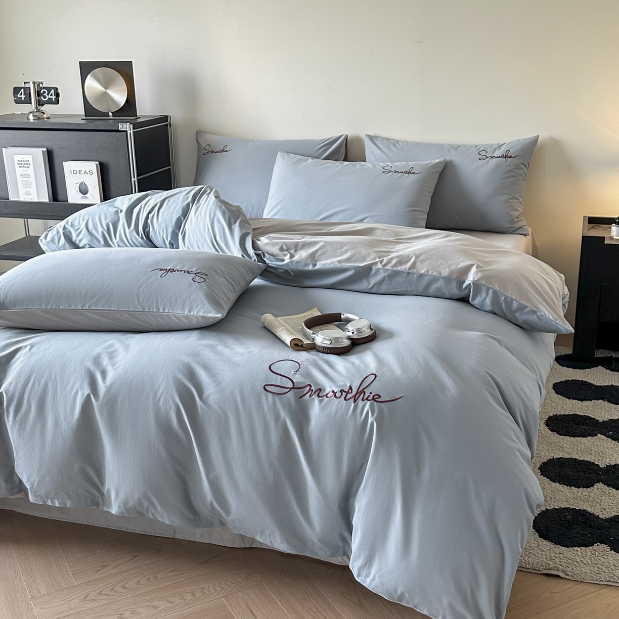 91家纺网 家纺一手货源 找家纺 ab家纺 2026新款刺绣双拼40支全棉水洗四件套 蓝灰