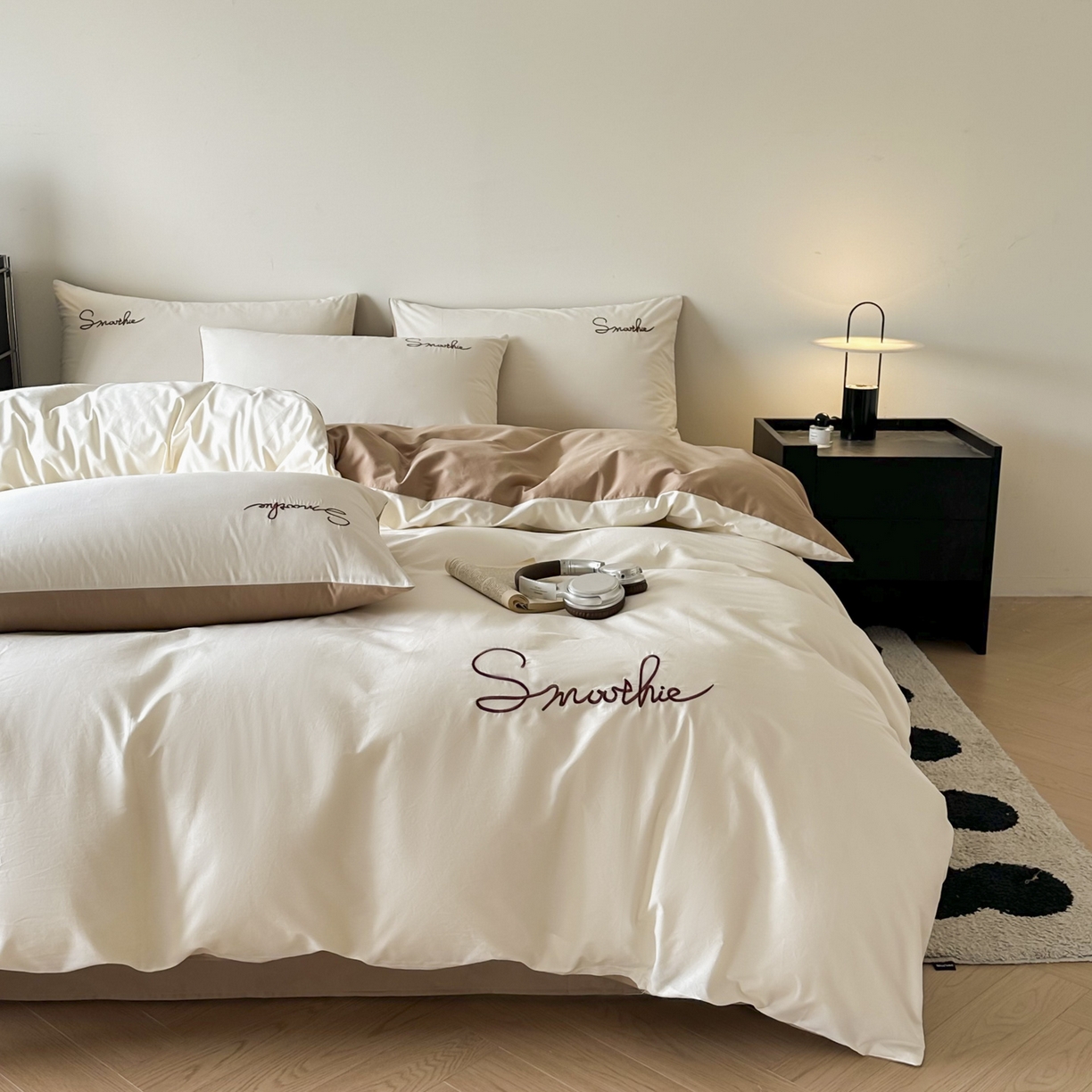 91家纺网 家纺一手货源 找家纺 ab家纺 2026新款刺绣双拼40支全棉水洗四件套 奶油米咖