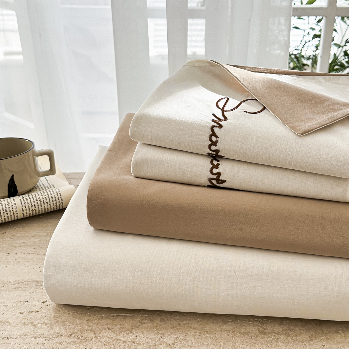 91家纺网 家纺一手货源 找家纺 ab家纺 2026新款刺绣双拼40支全棉水洗四件套 奶油米咖