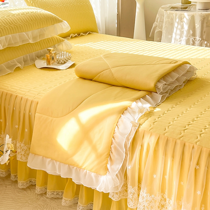 91家纺网 家纺一手货源 找家纺 后庭寝室 2026春夏新款乳胶凉席夏凉被空调被夏被四件套-爱意系列 爱意-嫩黄