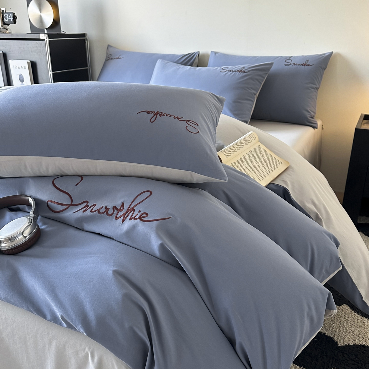 91家纺网 家纺一手货源 找家纺 ab家纺 2026新款刺绣双拼40支全棉水洗四件套 晴空蓝烟灰