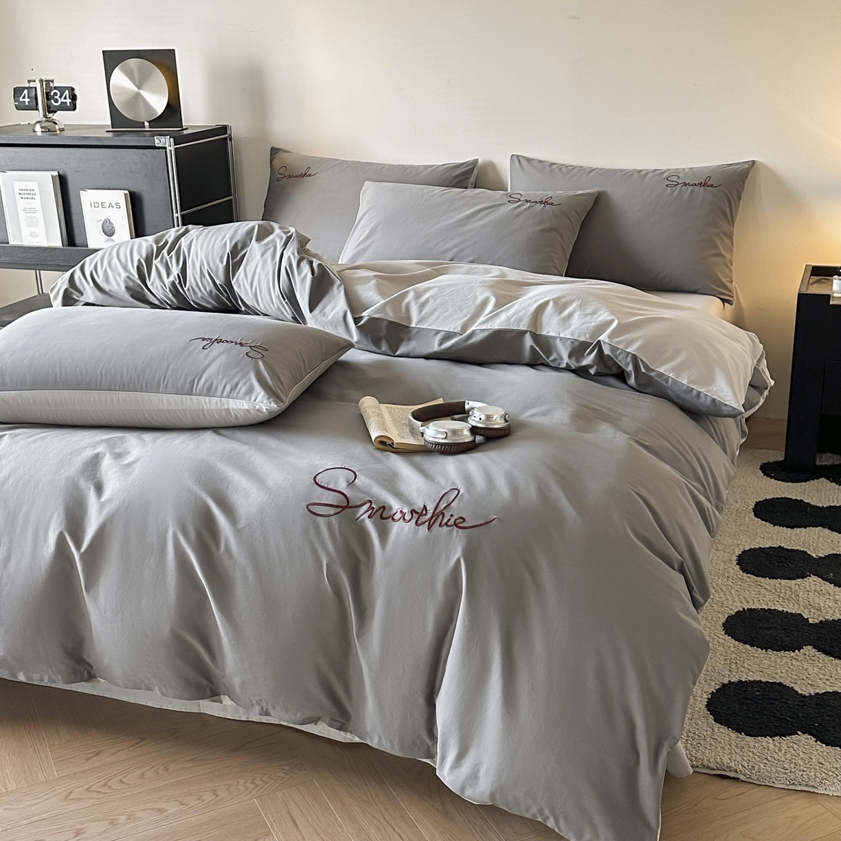 91家纺网 家纺一手货源 找家纺 ab家纺 2026新款刺绣双拼40支全棉水洗四件套 深灰烟灰