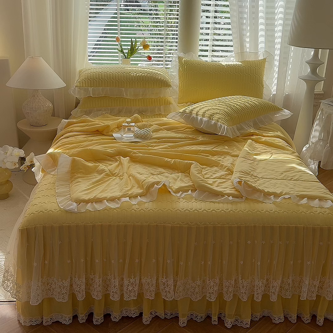 91家纺网 家纺一手货源 找家纺 后庭寝室 2026春夏新款乳胶凉席夏凉被空调被夏被四件套-爱意系列 爱意-嫩黄