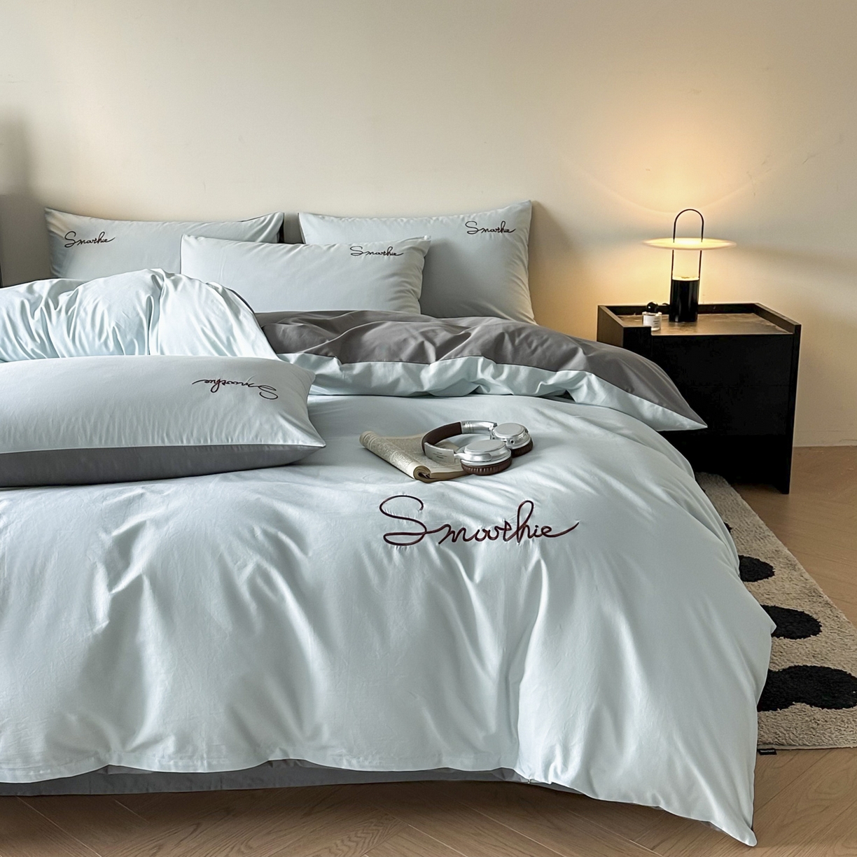 91家纺网 家纺一手货源 找家纺 ab家纺 2026新款刺绣双拼40支全棉水洗四件套 天蓝深灰