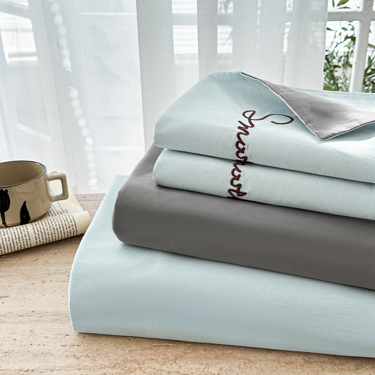 91家纺网 家纺一手货源 找家纺 ab家纺 2026新款刺绣双拼40支全棉水洗四件套 天蓝深灰