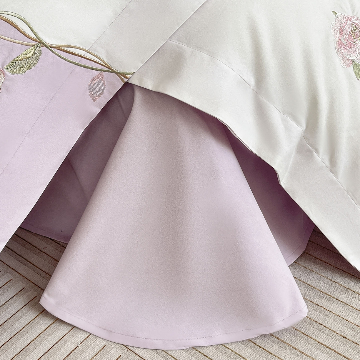 91家纺网 家纺一手货源 找家纺 爱妮菲家纺 2026爆款新品少女心A类100支长绒棉纯棉四件套全棉刺绣兔子被套床单床笠公主风 月汐兔-黛紫