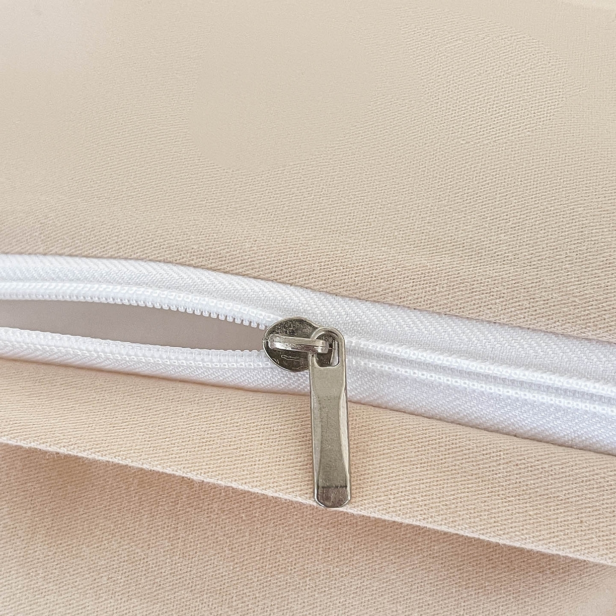 91家纺网 家纺一手货源 找家纺 爱妮菲家纺 2026爆款新品少女心A类100支长绒棉纯棉四件套全棉刺绣兔子被套床单床笠公主风 月汐兔-柔杏