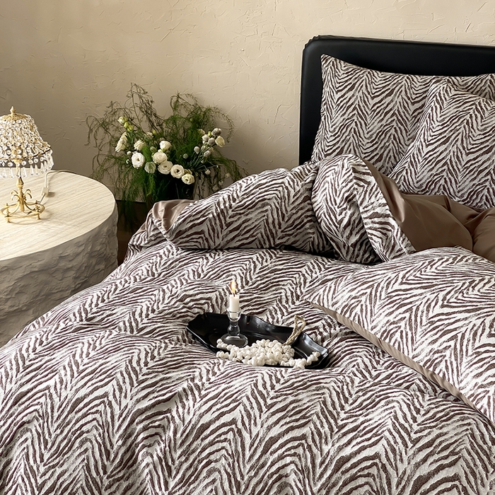 91家纺网 家纺一手货源 找家纺 （总）宜代光年 2026新款全棉厚织色织大提花四件套系列