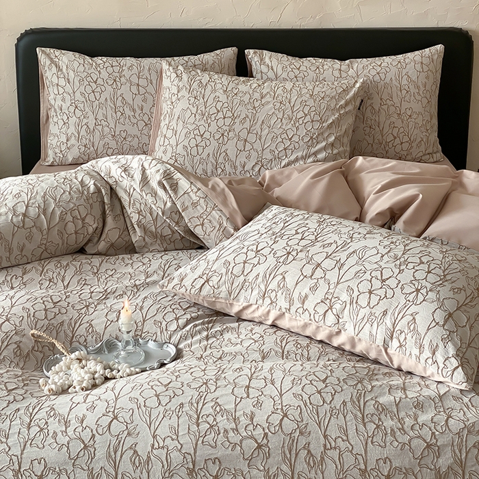 91家纺网 家纺一手货源 找家纺 宜代光年 2026新款全棉厚织色织大提花四件套系列 滴落游花