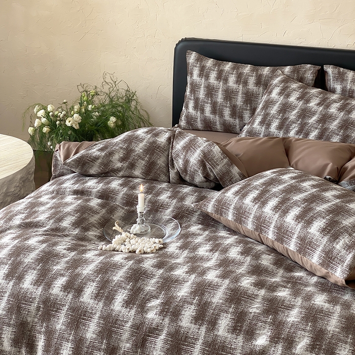 91家纺网 家纺一手货源 找家纺 宜代光年 2026新款全棉厚织色织大提花四件套系列 槿禾