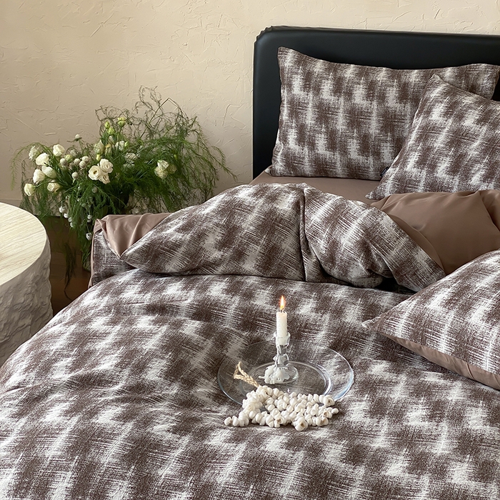 91家纺网 家纺一手货源 找家纺 宜代光年 2026新款全棉厚织色织大提花四件套系列 槿禾