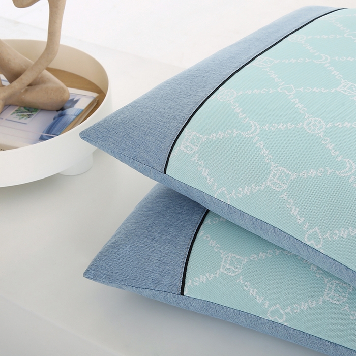 91家纺网 家纺一手货源 找家纺 小牛席业 2026春夏新款月亮爱心-凉感冰丝夏凉枕系列枕头枕芯 月亮爱心夏凉枕-湖蓝