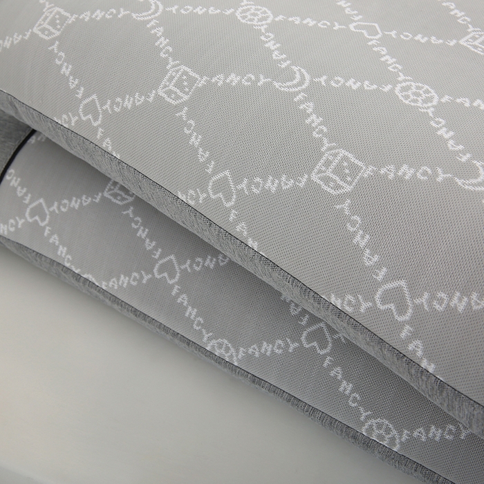 91家纺网 家纺一手货源 找家纺 小牛席业 2026春夏新款月亮爱心-凉感冰丝夏凉枕系列枕头枕芯 月亮爱心夏凉枕-灰色