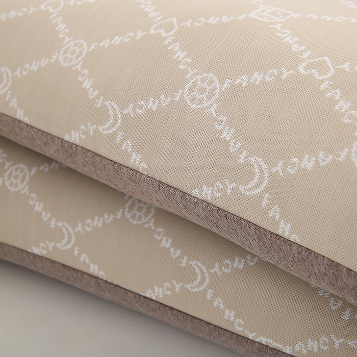 91家纺网 家纺一手货源 找家纺 小牛席业 2026春夏新款月亮爱心-凉感冰丝夏凉枕系列枕头枕芯 月亮爱心夏凉枕-香槟