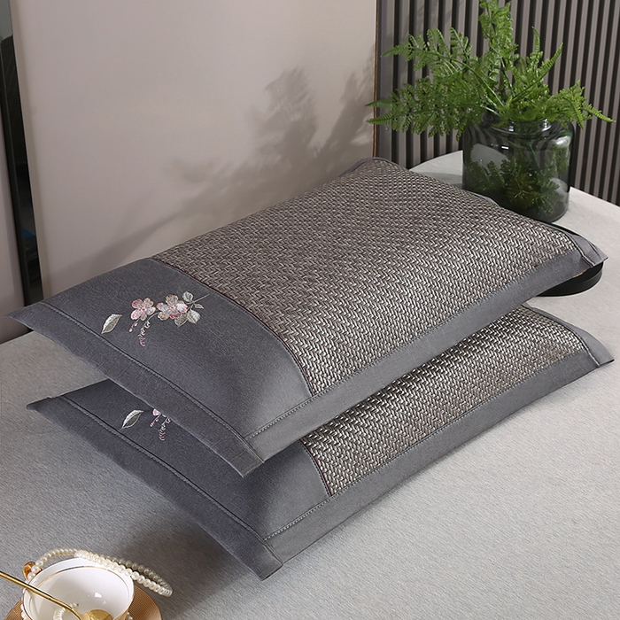 91家纺网 家纺一手货源 找家纺 小牛席业 2026春夏新款霸王藤夏凉枕枕头枕芯（枕套+枕芯）-清雅花语 霸王藤夏凉枕-清雅花语（灰色）