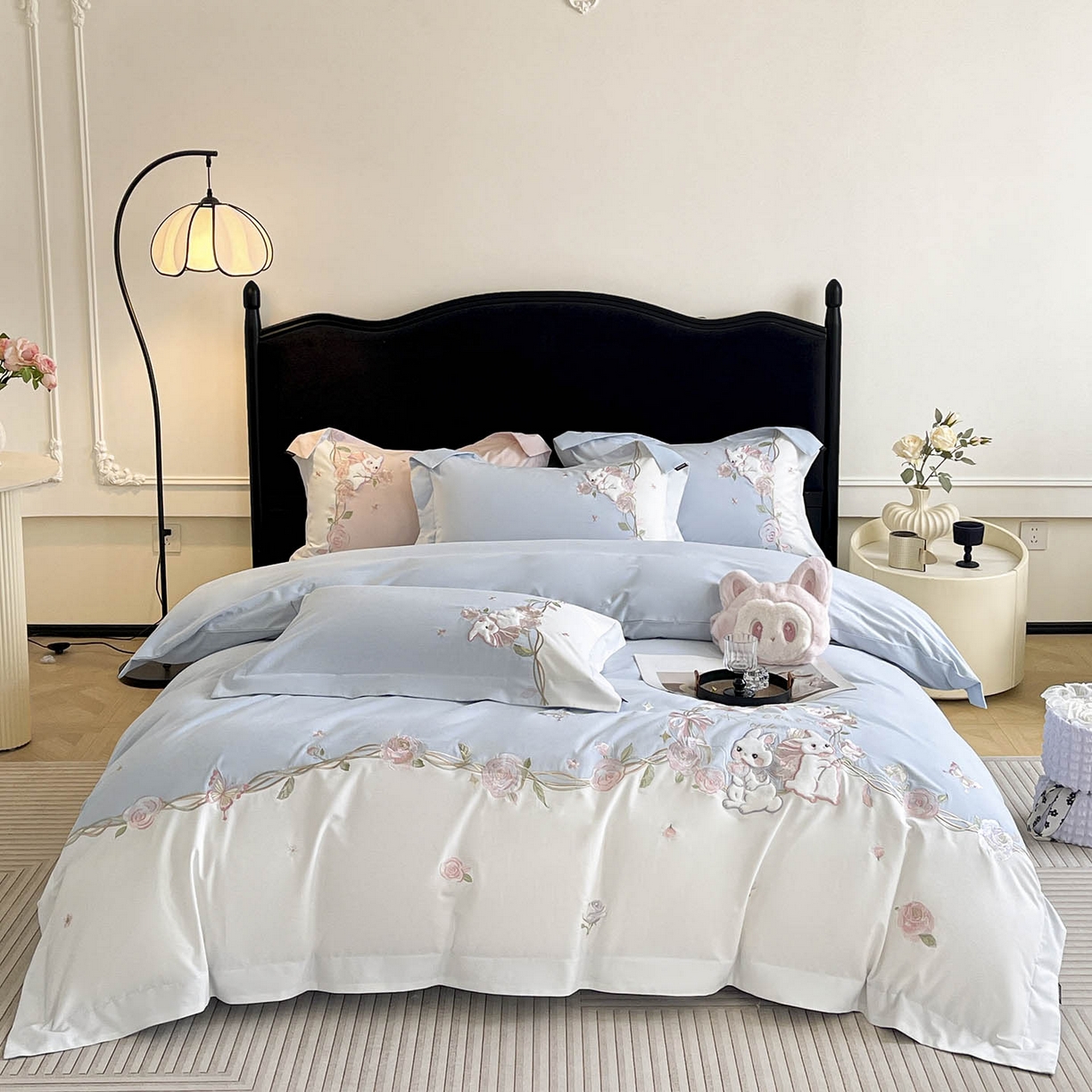 91家纺网 家纺一手货源 找家纺 乔利卡沃 2026爆款新品少女心A类100支长绒棉纯棉四件套全棉刺绣兔子被套床单床笠公主风 月汐兔-慕蓝