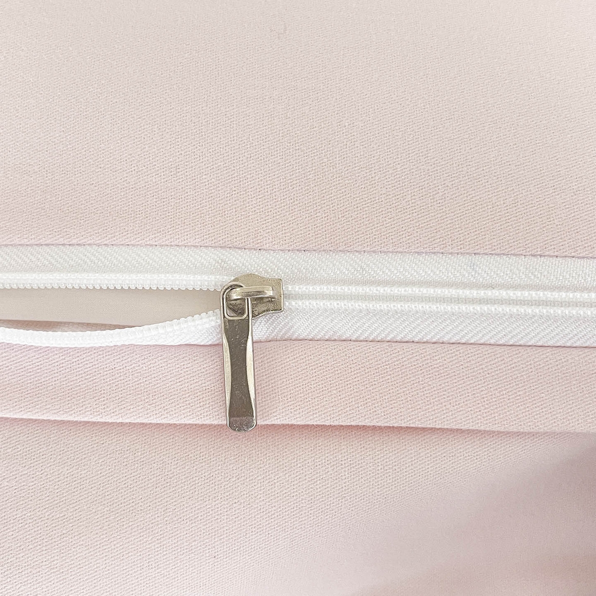 91家纺网 家纺一手货源 找家纺 乔利卡沃 2026爆款新品少女心A类100支长绒棉纯棉四件套全棉刺绣兔子被套床单床笠公主风 月汐兔-颜粉