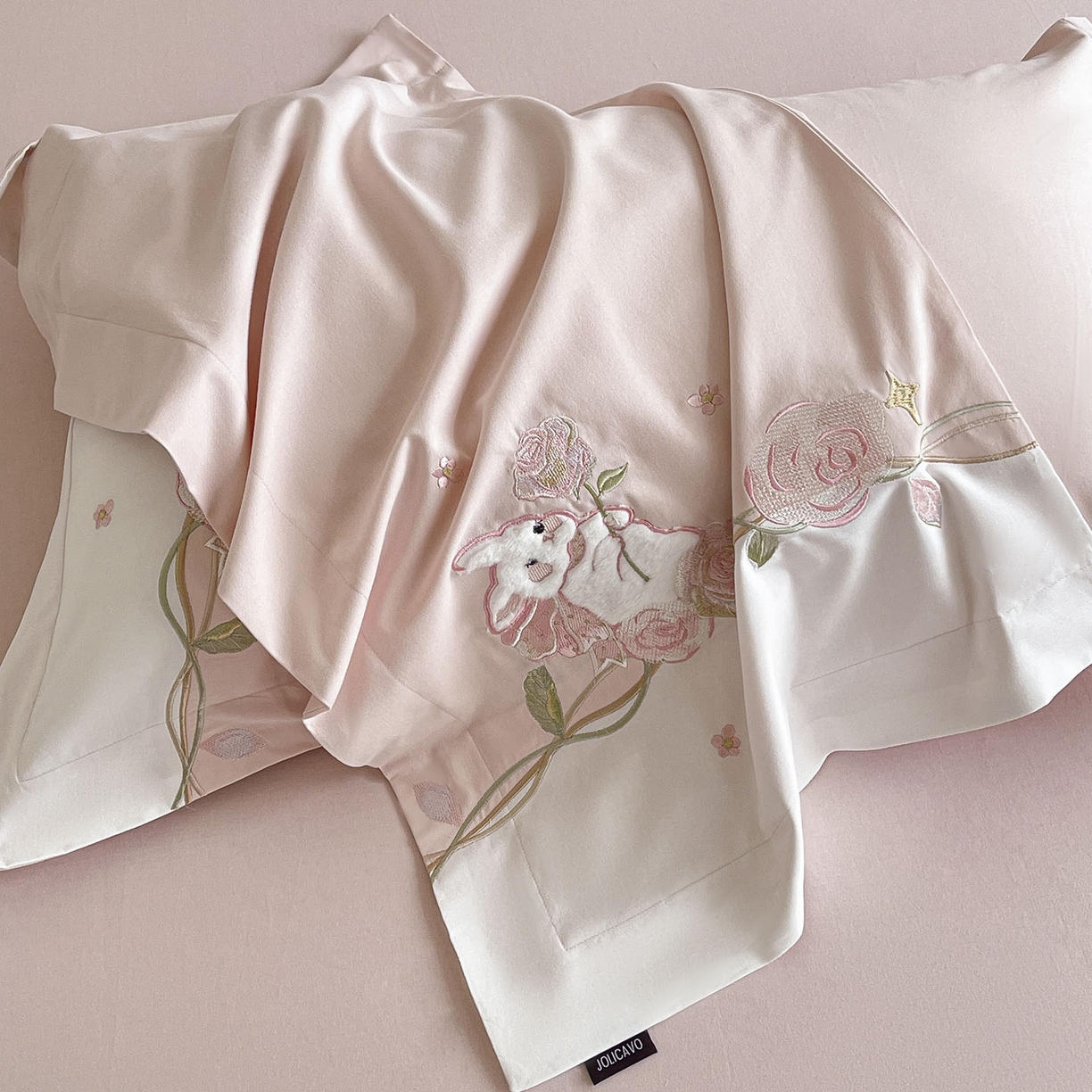 91家纺网 家纺一手货源 找家纺 乔利卡沃 2026爆款新品少女心A类100支长绒棉纯棉四件套全棉刺绣兔子被套床单床笠公主风 月汐兔-颜粉