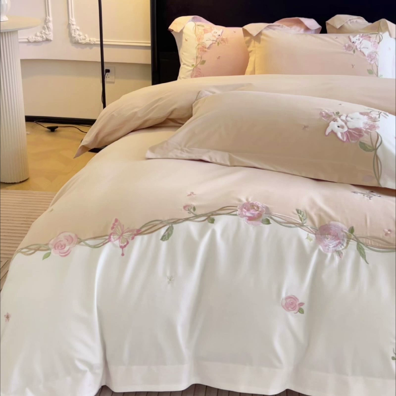 91家纺网 家纺一手货源 找家纺 乔利卡沃 2026爆款新品少女心A类100支长绒棉纯棉四件套全棉刺绣兔子被套床单床笠公主风 月汐兔-柔杏