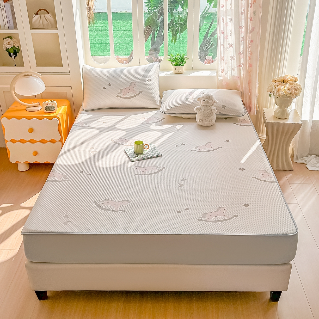 91家纺网 家纺一手货源 找家纺 （总）小萌虎  2026年新款乙纶PE提花冰豆豆凉席床笠款卡通