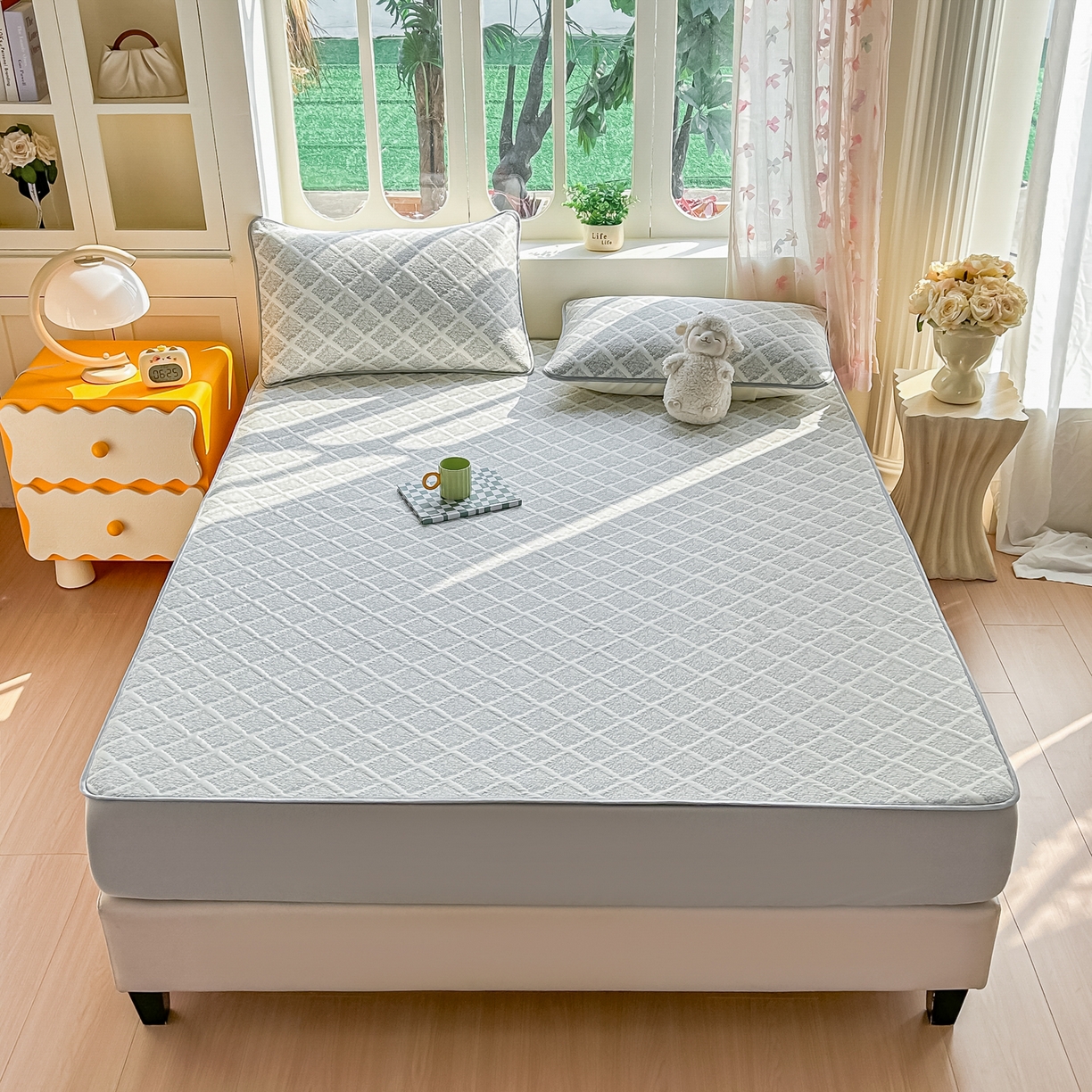 91家纺网 家纺一手货源 找家纺 （总）小萌虎  2026年新款乙纶PE提花冰豆豆凉席床笠款卡通