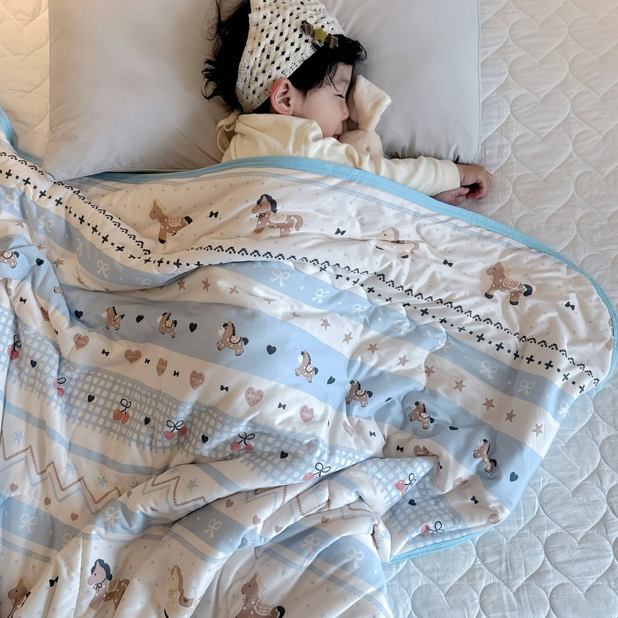 91家纺网 家纺一手货源 找家纺 兜米家居 2026春夏新款针织夏被夏凉被空调被 快乐小马