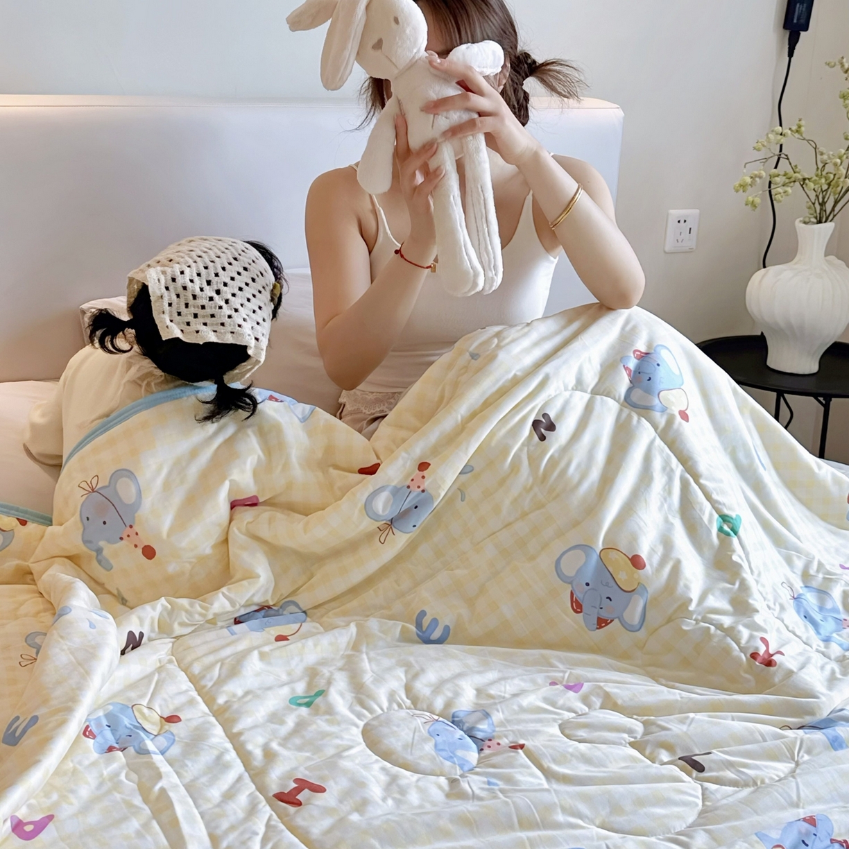 91家纺网 家纺一手货源 找家纺 兜米家居 2026春夏新款针织夏被夏凉被空调被 字母小象