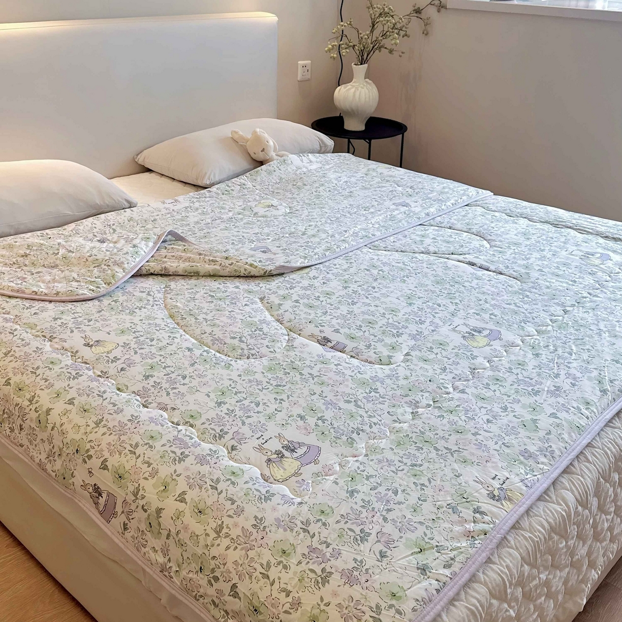 91家纺网 家纺一手货源 找家纺 兜米家居 2026春夏新款针织夏被夏凉被空调被 花园兔