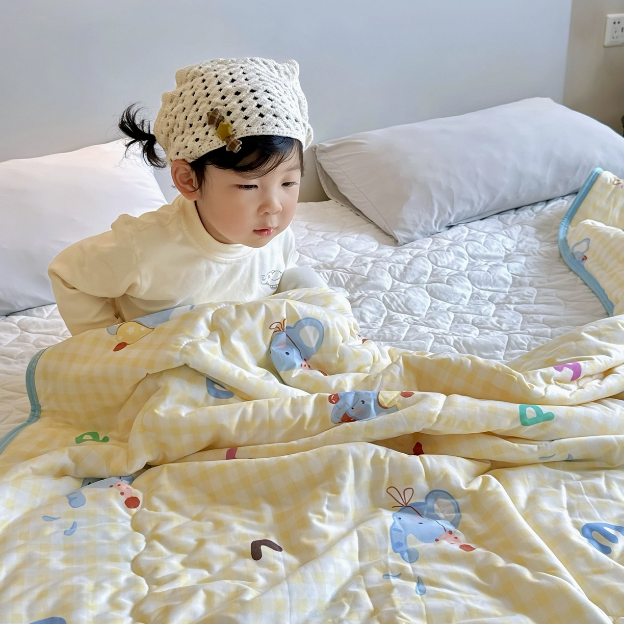 91家纺网 家纺一手货源 找家纺 兜米家居 2026春夏新款针织夏被夏凉被空调被 字母小象