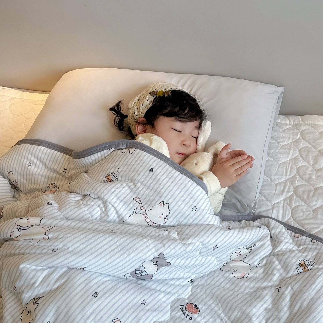 91家纺网 家纺一手货源 找家纺 兜米家居 2026春夏新款针织夏被夏凉被空调被 调皮小狗