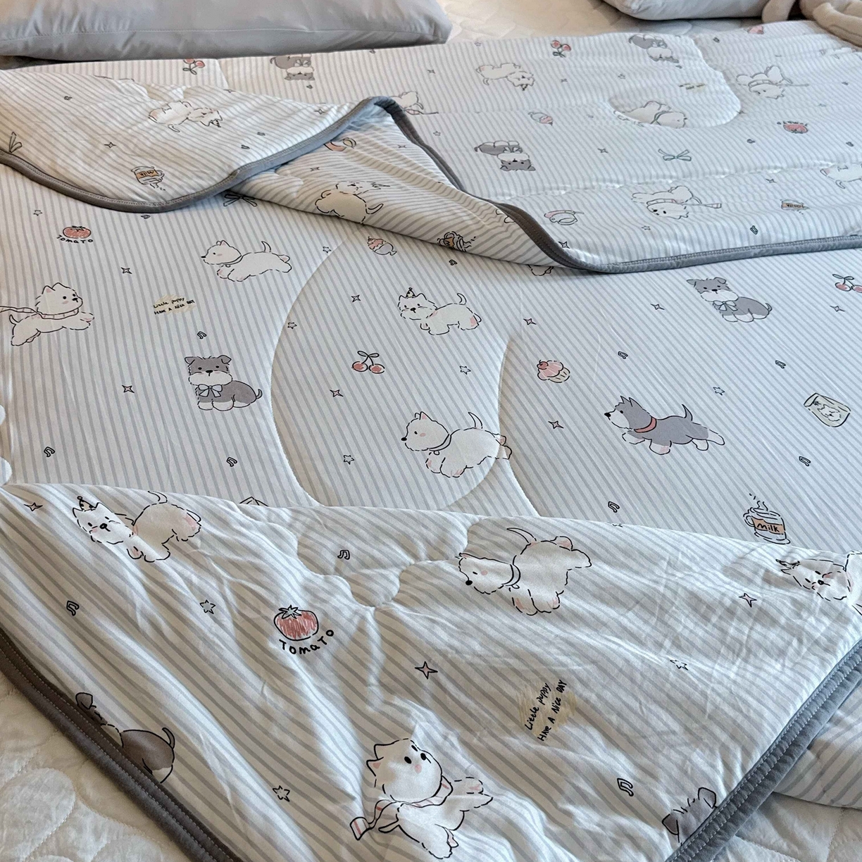 91家纺网 家纺一手货源 找家纺 兜米家居 2026春夏新款针织夏被夏凉被空调被 调皮小狗