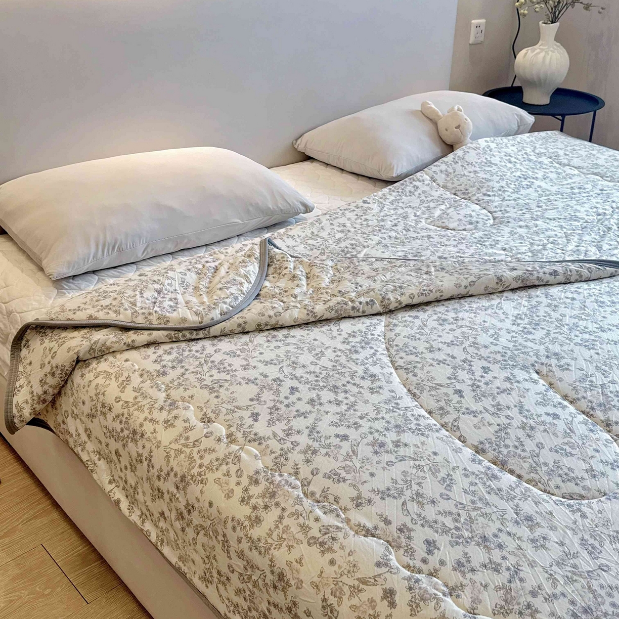 91家纺网 家纺一手货源 找家纺 兜米家居 2026春夏新款针织夏被夏凉被空调被 花曦