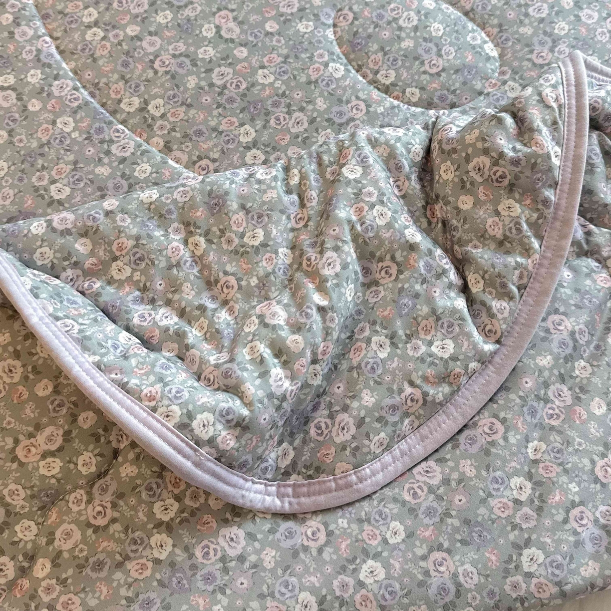 91家纺网 家纺一手货源 找家纺 兜米家居 2026春夏新款针织夏被夏凉被空调被 春意