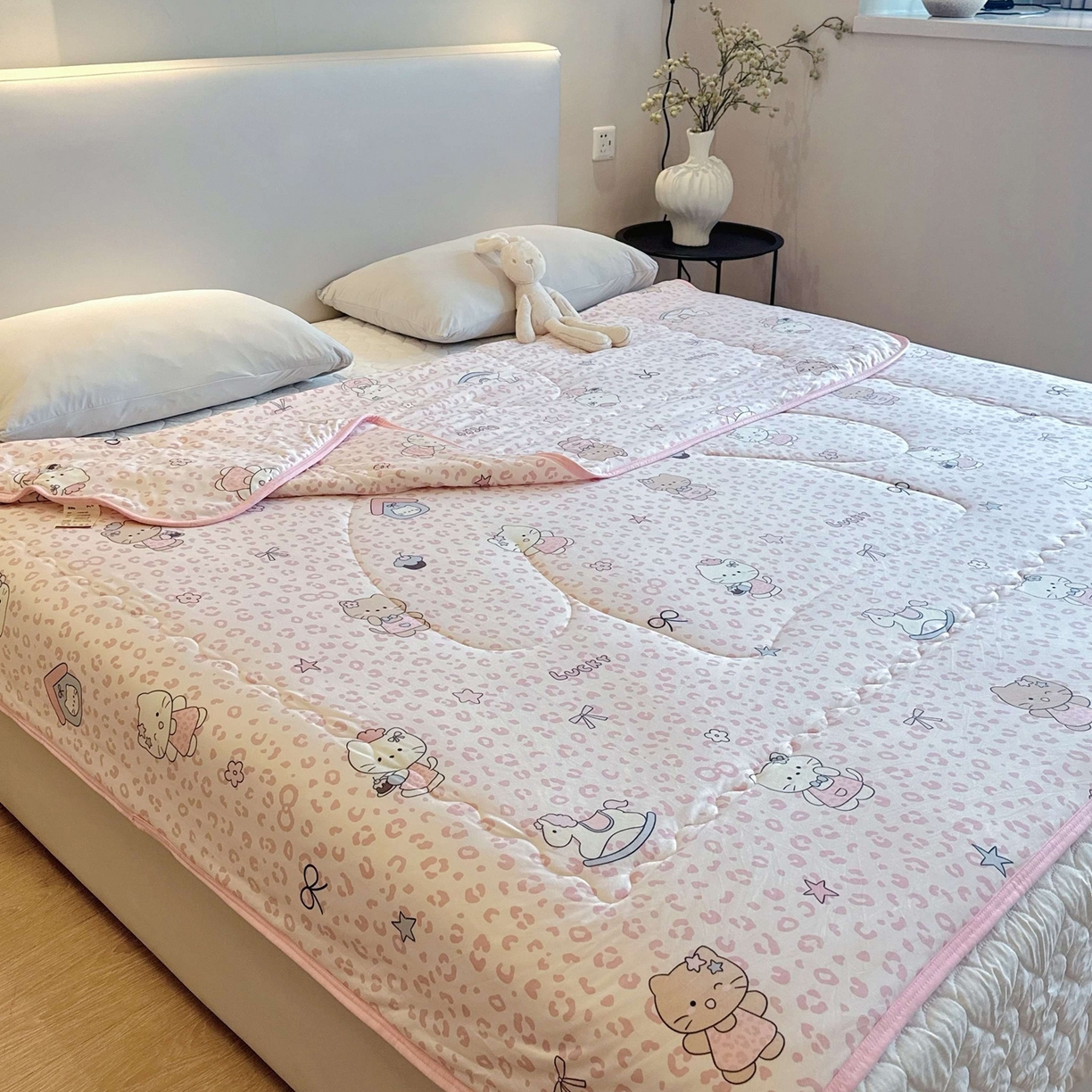 91家纺网 家纺一手货源 找家纺 兜米家居 2026春夏新款针织夏被夏凉被空调被 豹纹猫咪