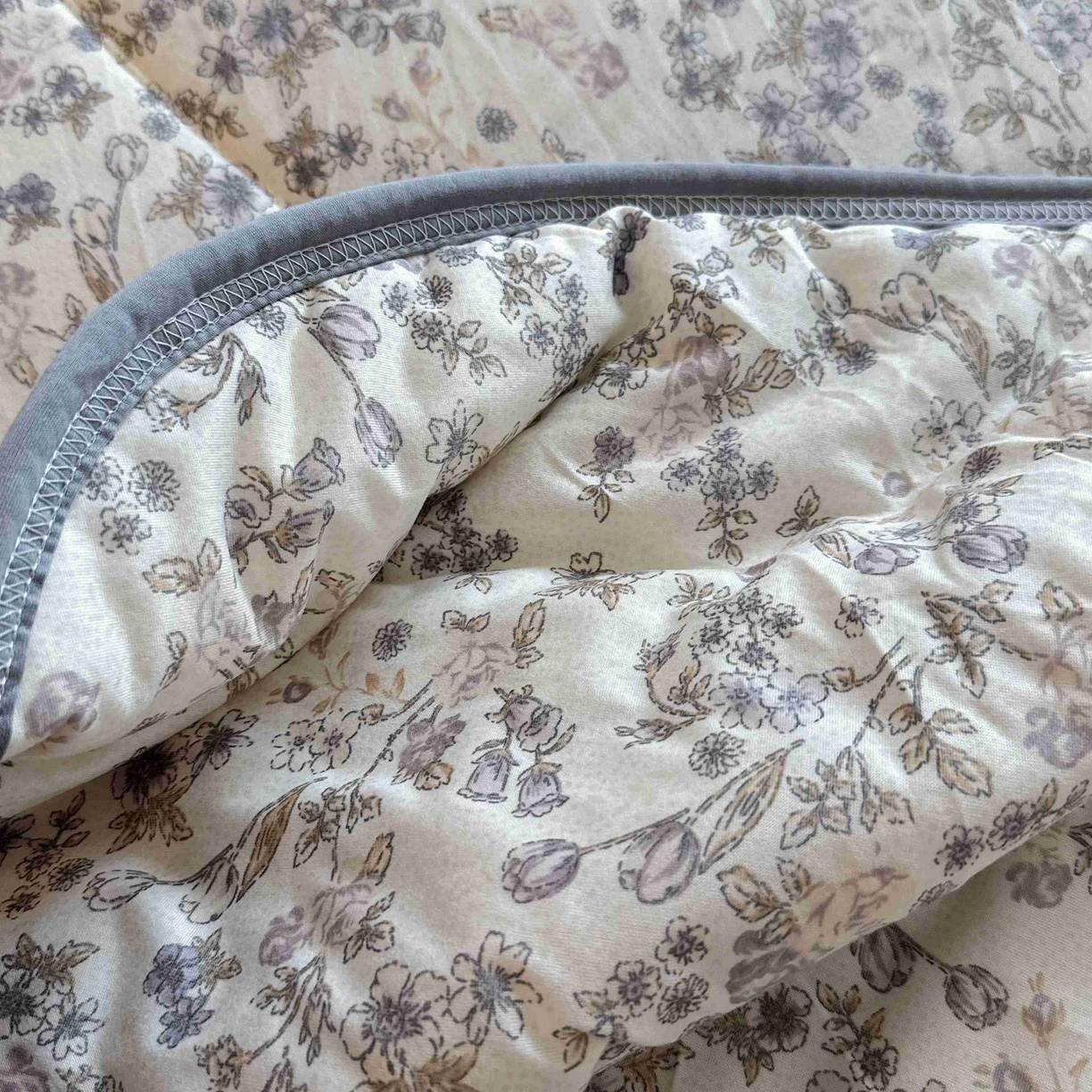 91家纺网 家纺一手货源 找家纺 兜米家居 2026春夏新款针织夏被夏凉被空调被 花曦