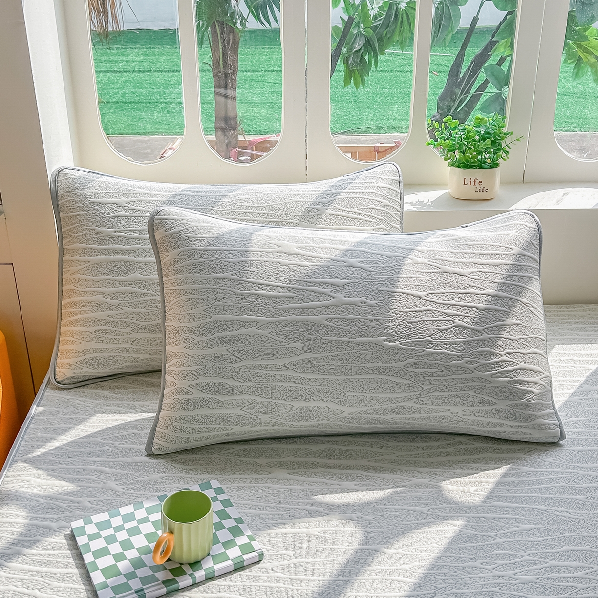 91家纺网 家纺一手货源 找家纺 （总）小萌虎  2026年新款乙纶PE提花冰豆豆凉席床笠款卡通