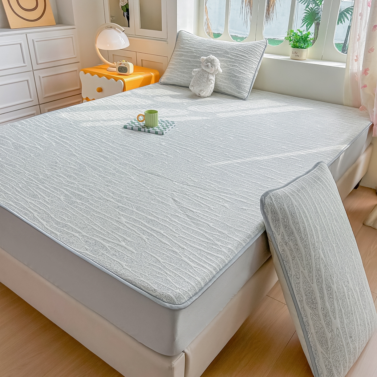 91家纺网 家纺一手货源 找家纺 （总）小萌虎  2026年新款乙纶PE提花冰豆豆凉席床笠款卡通