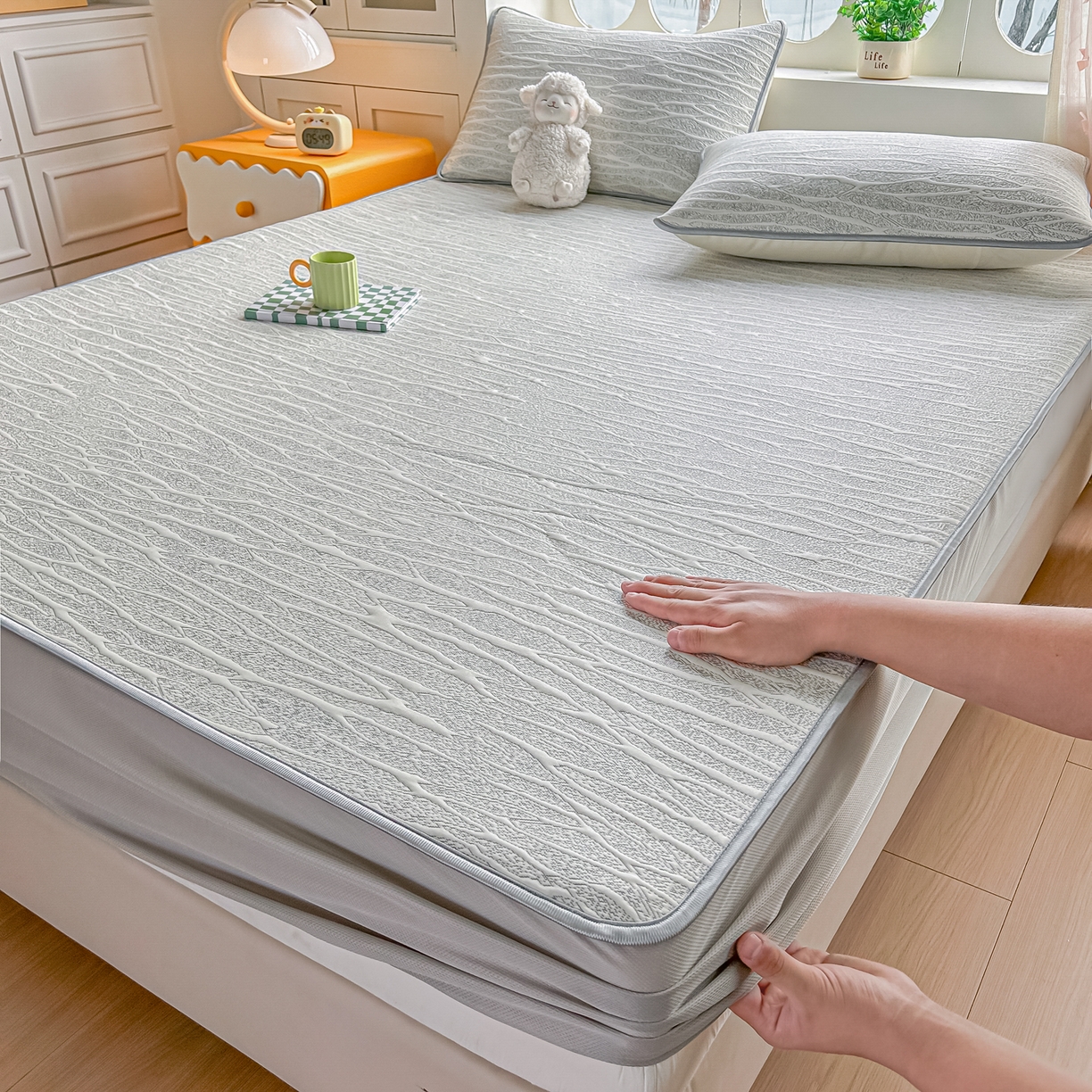 91家纺网 家纺一手货源 找家纺 （总）小萌虎  2026年新款乙纶PE提花冰豆豆凉席床笠款卡通