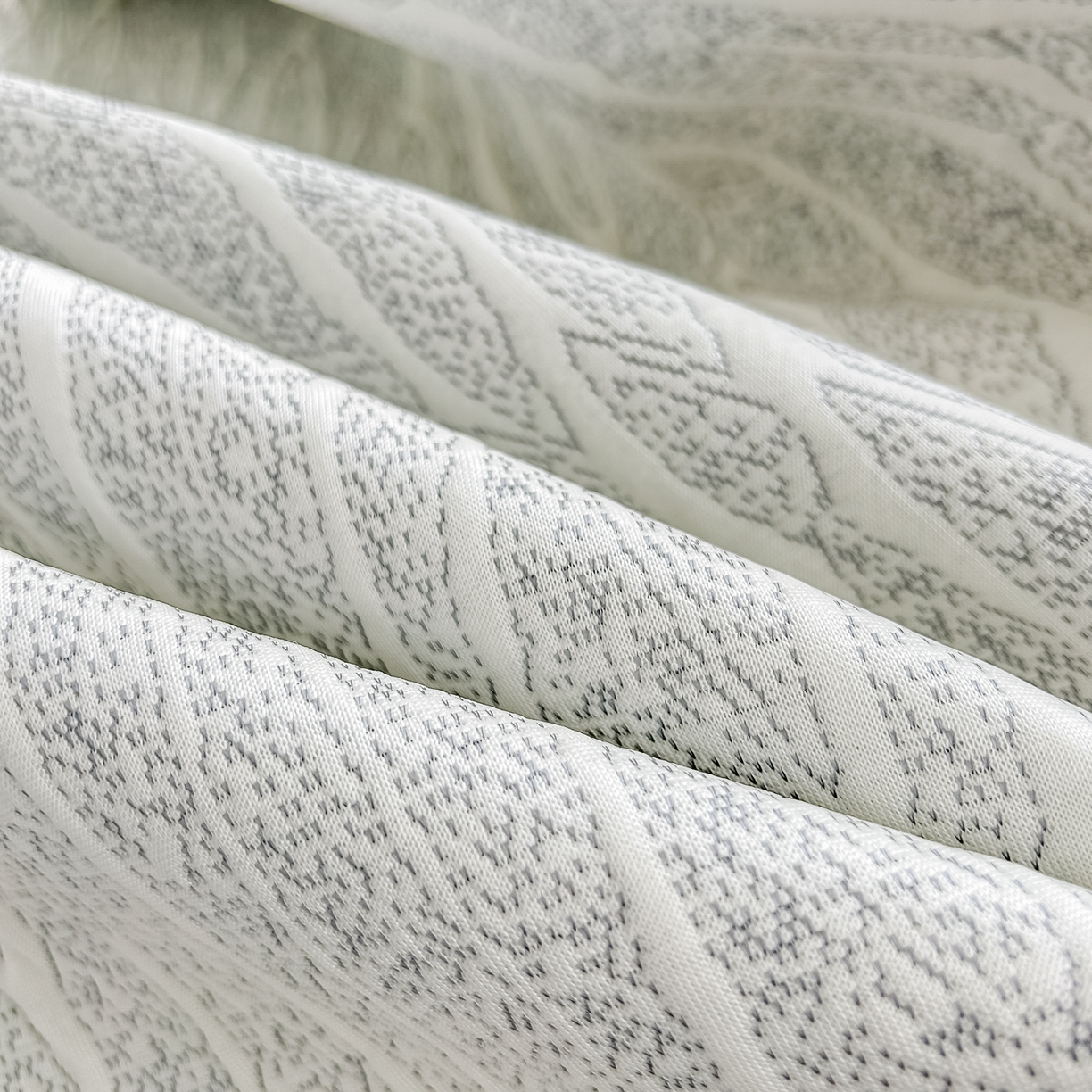 91家纺网 家纺一手货源 找家纺 （总）小萌虎  2026年新款乙纶PE提花冰豆豆凉席床笠款卡通