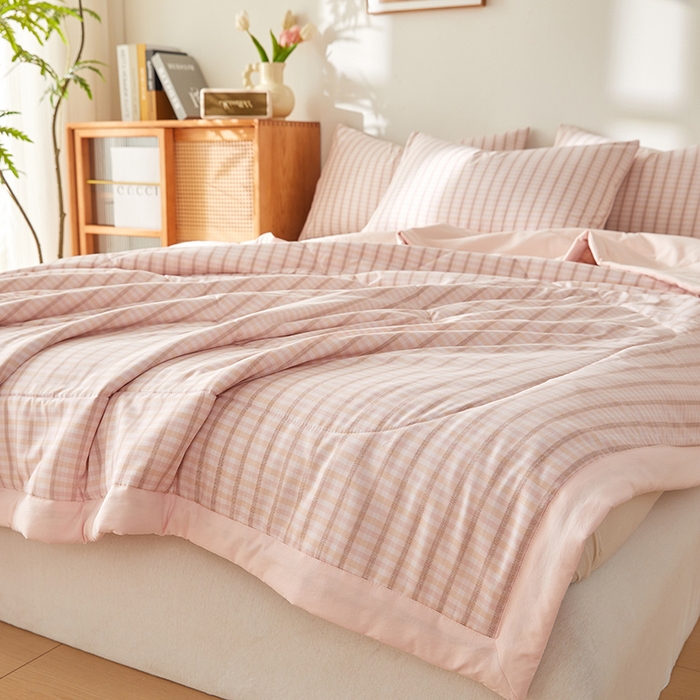 91家纺网 家纺一手货源 找家纺 海洋家纺 2026新款100%新疆棉花印花夏被亲肤仿棉夏凉被纯手包边空调被薄被子 贝拉 粉