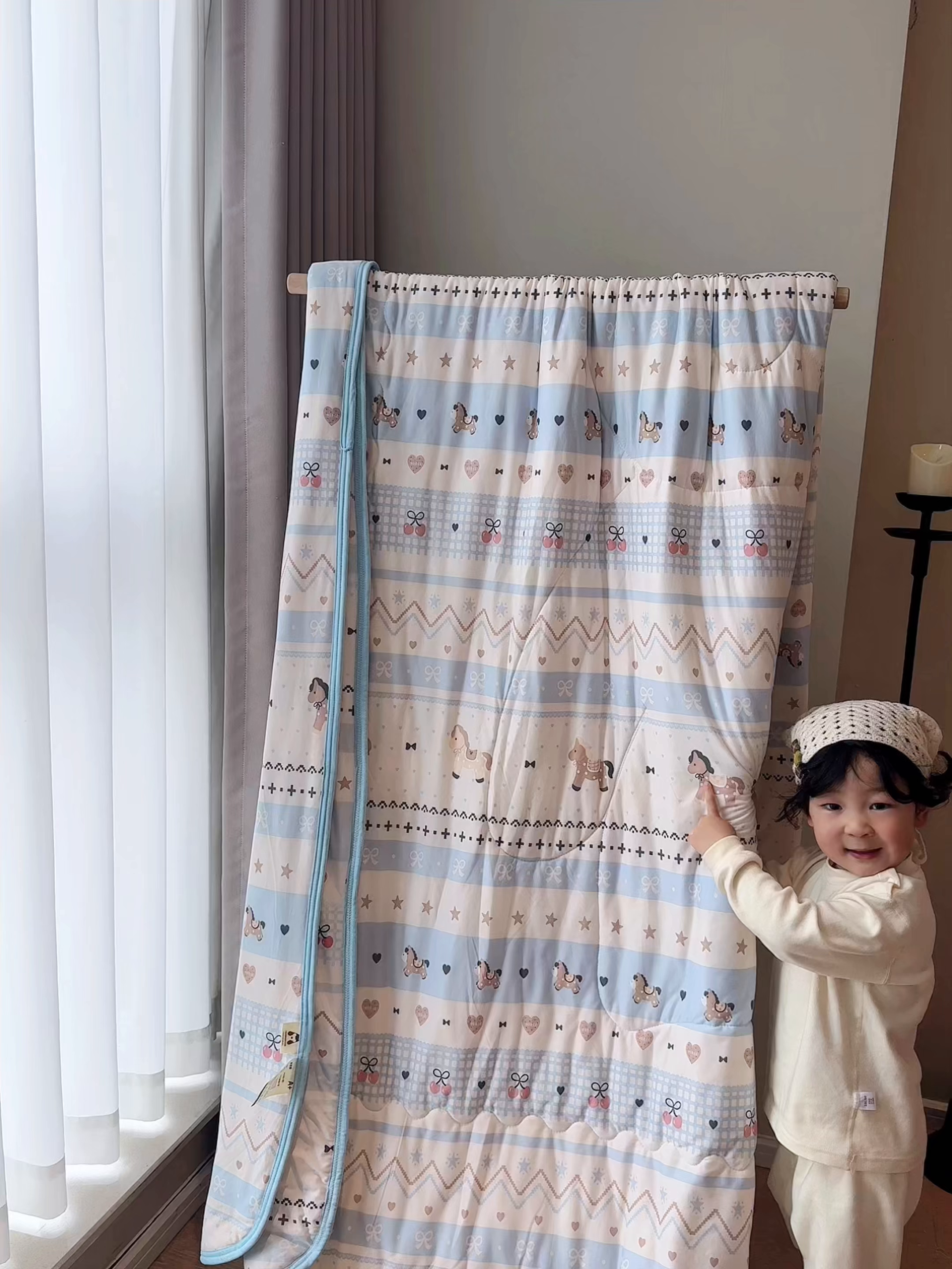 91家纺网 家纺一手货源 找家纺 兜米家居 2026春夏新款针织夏被夏凉被空调被 快乐小马