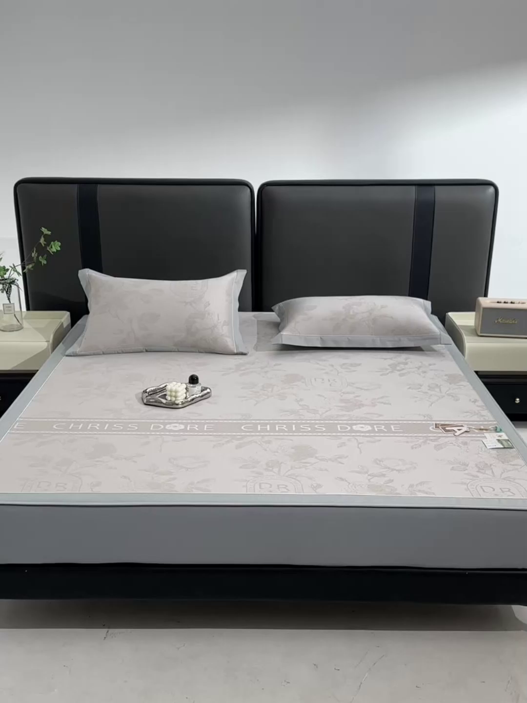 91家纺网 家纺一手货源 找家纺 小牛席业 2026春夏新款【实拍风格】双PE高凉感凉席席子-盛世蔷薇冰丝席（床笠款） 盛世蔷薇-香槟