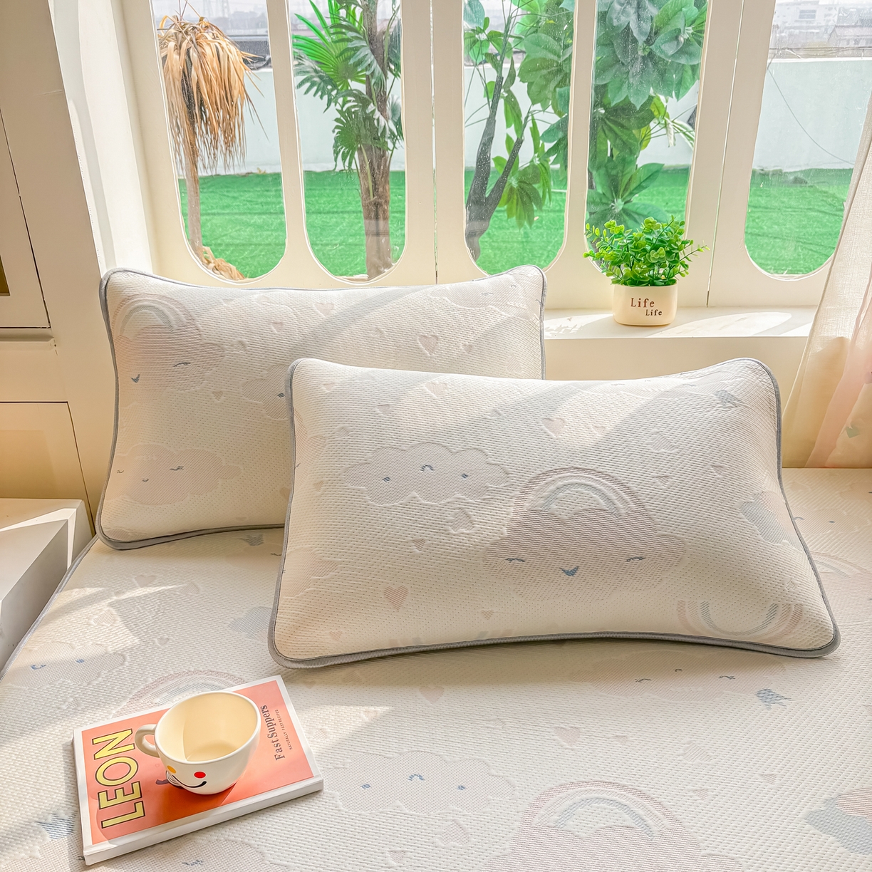 91家纺网 家纺一手货源 找家纺 小萌虎  2026年新款乙纶PE提花冰豆豆凉席床笠款卡通 彩虹粉