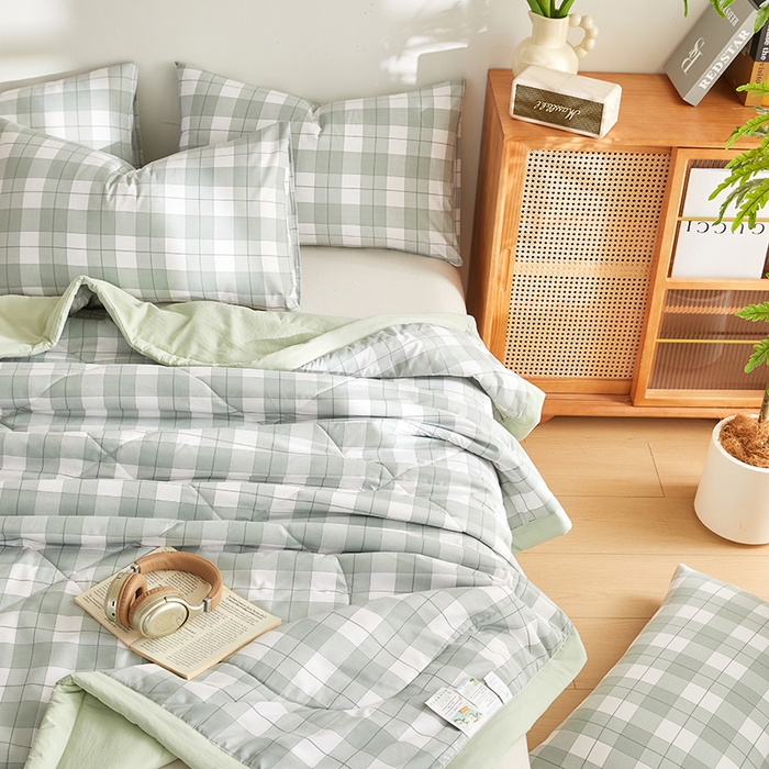 91家纺网 家纺一手货源 找家纺 海洋家纺 2026新款100%新疆棉花印花夏被亲肤仿棉夏凉被纯手包边空调被薄被子 简约 绿