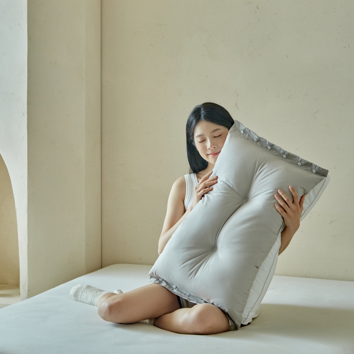 91家纺网 家纺一手货源 找家纺 （总）梵希良品家纺 2026新款二合一子母枕头A类纯棉全棉云朵羽丝绒柔软护颈枕芯可拆卸枕头洗枕头枕芯